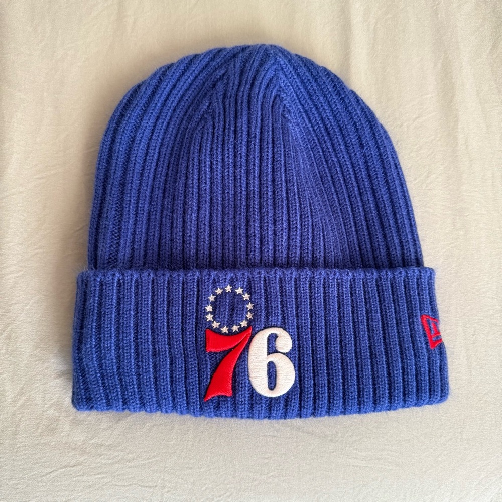 NBA New Era Blue 76ers Beanie (OS)
